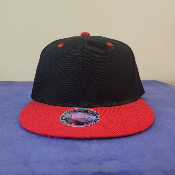 Vancouver Canucks snapback + black hat - Picture 5 of 7